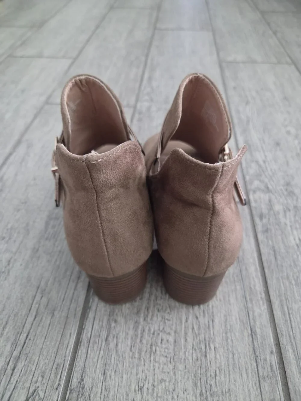 Kenneth Cole New York Girls Booties Suede Taupe Brown Peep Toe Size 4